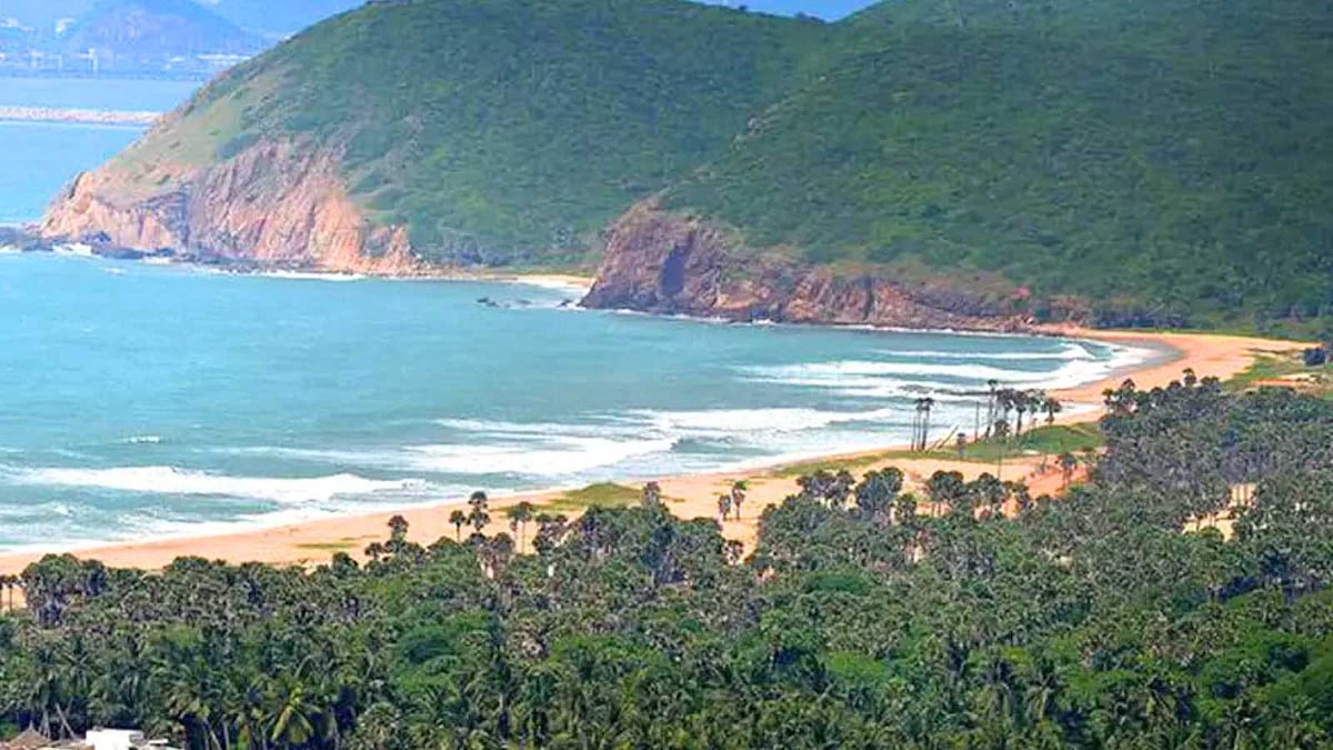 விசாகப்பட்டினத்தின் அழகிய கடலோரப் பயணம்!