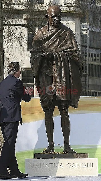 உலகெங்கிலும் நம் காந்தி!