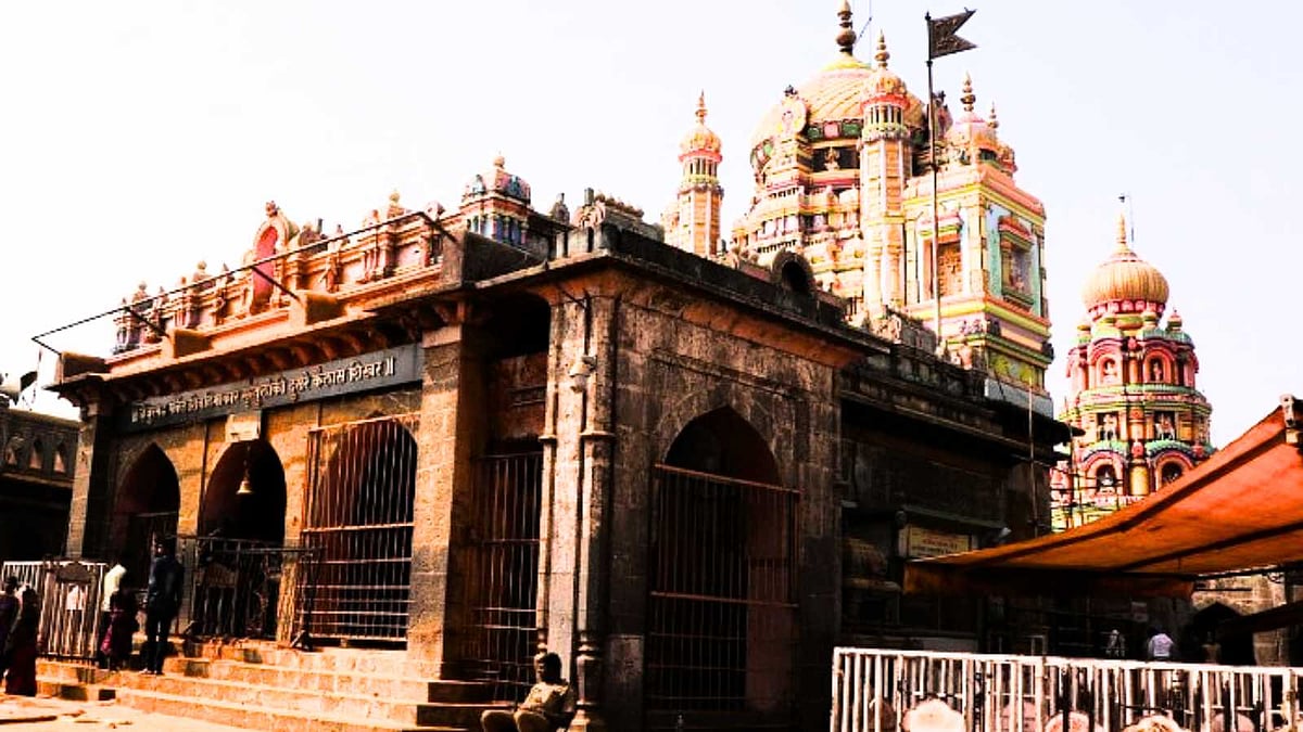 சத்ரபதி சிவாஜி வணங்கிய போர் தெய்வம் ஜெஜூரி மலைக்கோயிலின் ஆச்சரியமான வரலாறு!