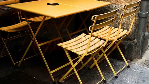 Modern dining tables