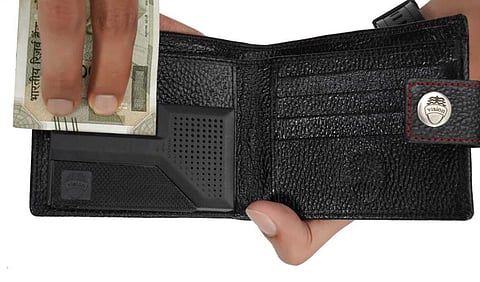 A wallet with ‘eyes