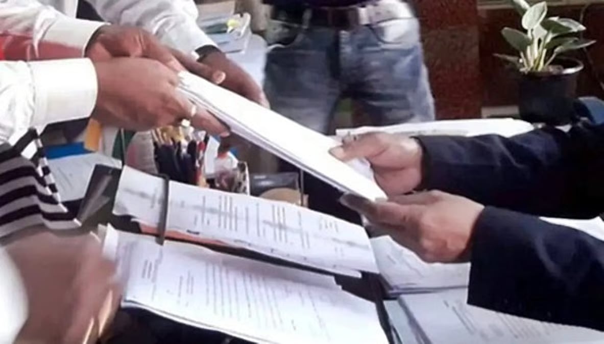 கையில் மொபைல் இருந்தா நீங்களும் வேட்பாளர் தான்..! ஆன்லைனில் வேட்புமனு தாக்கல் செய்ய புதிய செயலி அறிமுகம்..!