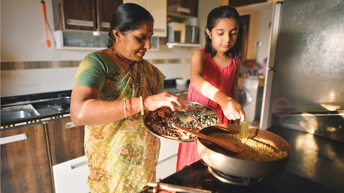 அடுப்படியில் அனல் வீசுகிறதா? சமையலறையை 'ஏசி' அறை போல குளிர்ச்சியாக மாற்ற எளிய வழிகள்!