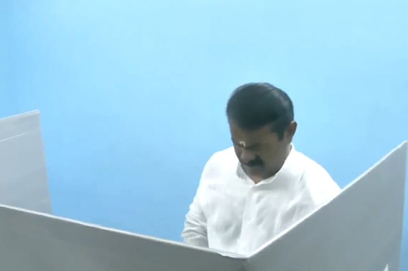 ஜனநாயக கடமையாற்றிய நாதக தலைமை ஒருங்கிணைப்பாளர் சீமான்..!