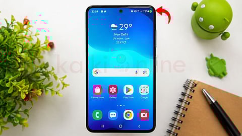 green dot on smartphone screen 