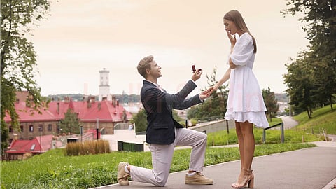 proposing-on-knees