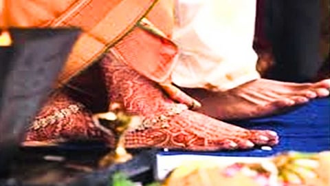 entering-with-right-leg