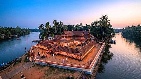 Chakkulathukavu Temple - பகவதி அம்மன்