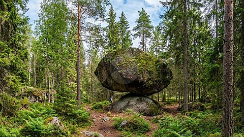 சமநிலைப் பாறை- Finland Mystery