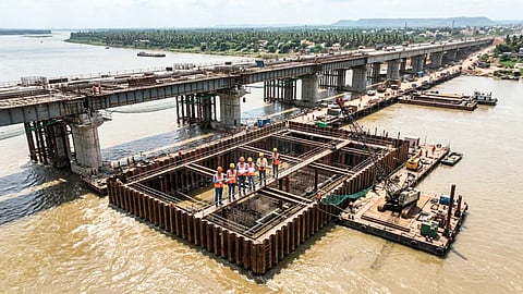 பாலம் கட்டுவது - River Bridge Construction