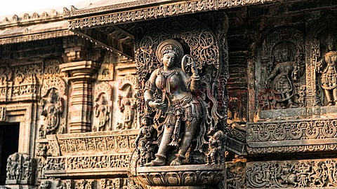 மதனிகை சிற்பங்கள் - Belur Madanika