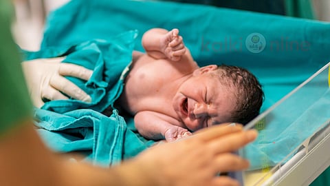 முதல் அழுகை Baby birth science