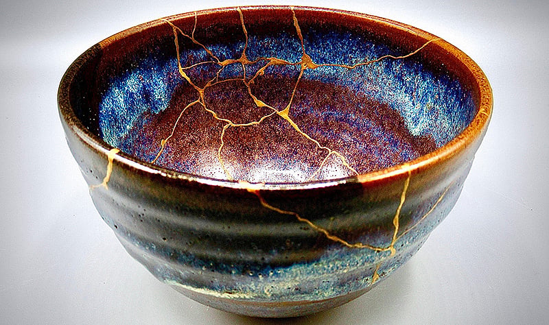 Kintsugi is the Japanese art of repairing broken objects உடைந்த ...