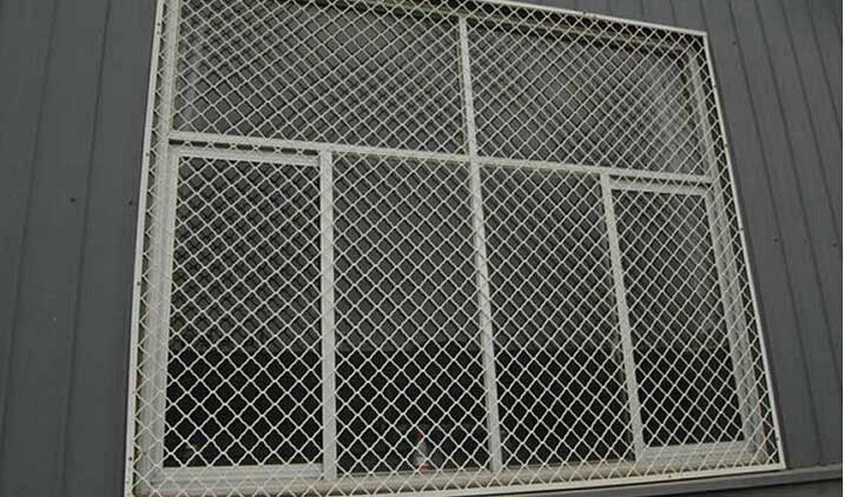 வீட்டுக்கு அழகு தரும் 5 வகை ஜன்னல் திரைவலைகள்! 5 Types of window mesh ...