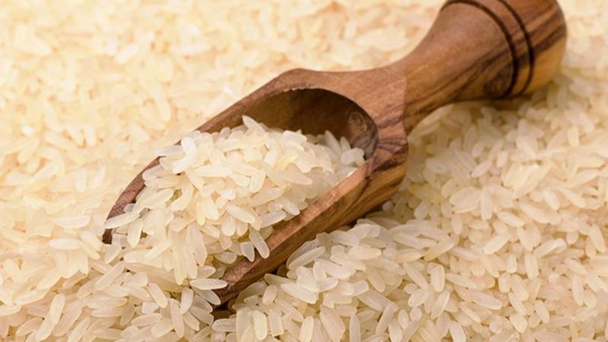 பிரவுன் மற்றும் வெள்ளை நிற அரிசியிலிருக்கும் 6 வகை வைட்டமின் சத்துக்கள் ...