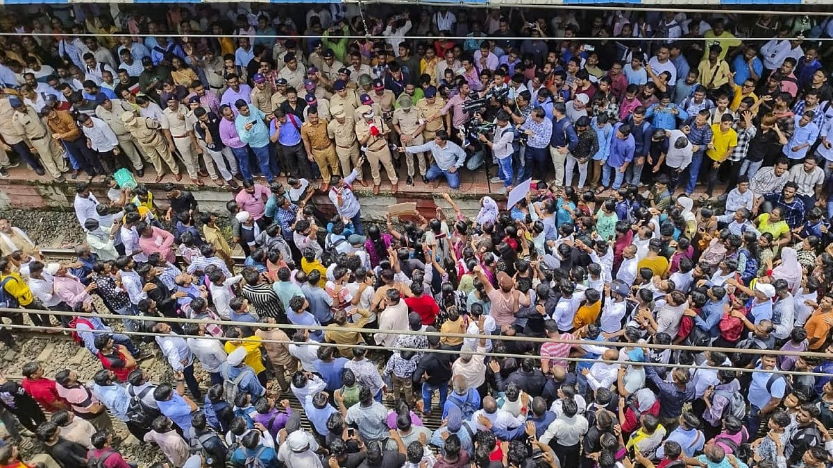 Thane POCSO case ಆರೋಪಿ ಕಸ್ಟಡಿ ವಿಸ್ತರಣೆ; ಬದ್ಲಾಪುರದಲ್ಲಿ ಇಂಟರ್ನೆಟ್ ಸೇವೆ