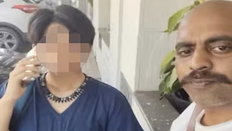 ಮೋನಿಕಾ ಸಿಹಾಗ್ - ಅಭಿಷೇಕ್ ಸಿಂಗ್