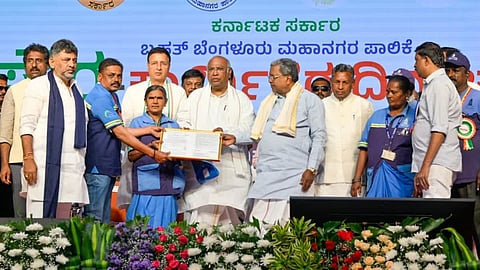 ಪೌರಕಾರ್ಮಿಕರಿಗೆ ಖಾಯಂ ನೇಮಕಾತಿ ಪತ್ರ ವಿತರಣೆ