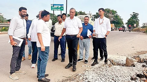 BBMP Chief Commissioner Maheshwar Rao with other officials inspects the Hosakerehalli Junction flyover work on Saturday