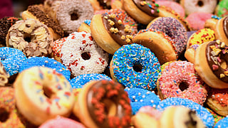 bakeries serving donuts in Kanpur