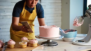 Top Home Bakers In Kanpur For Custom Cakes