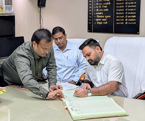 Kanpur Gets New DM: Mahendra Singh Tanwar Takes Charge