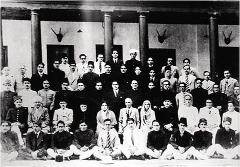 A historic photo with Muhammad Ali Jinnah, Fatima Jinnah and Sheikh Muhammad Abdullah in Srinagar in 1944.