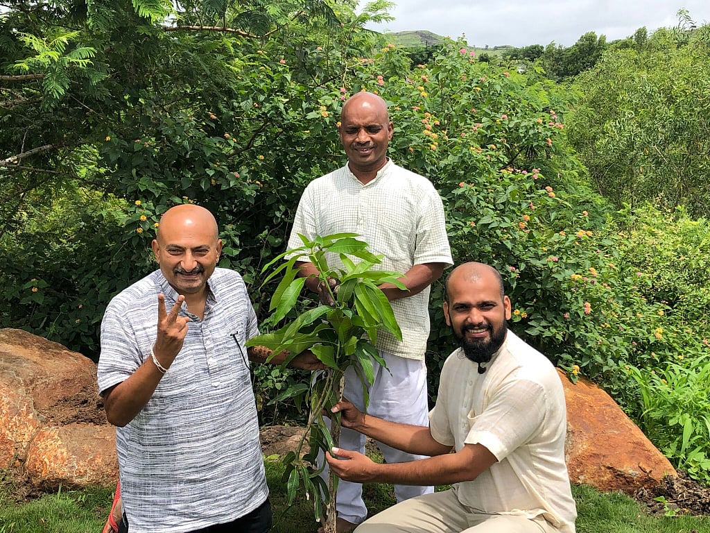 The Mango Merger of Peace: Bridging Borders With Seeds of ‘Dosti’