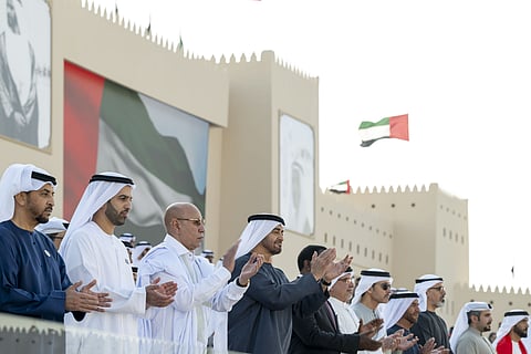 رئيس الدولة والشيوخ وضيوف الإمارات