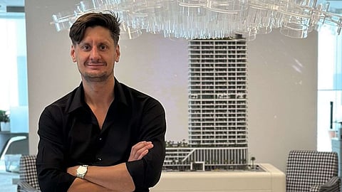 إيميلز دوجاتس، مدير في شركة السيد إيت للتطوير