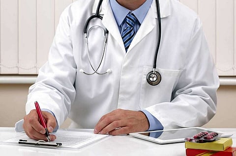 تعمل كجسر يربط الباحثين عن عمل بالوظائف الشاغرة في المستشفيات والمؤسسات الصحية في دبي.