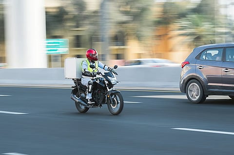 التحقق من مخالفات دراجتك النارية وخيارات الدفع عبر موقع شرطة دبي