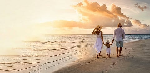 إجراءات تحضيرية تحسباً لتدفق متوقع للمصطافين على الشواطئ.