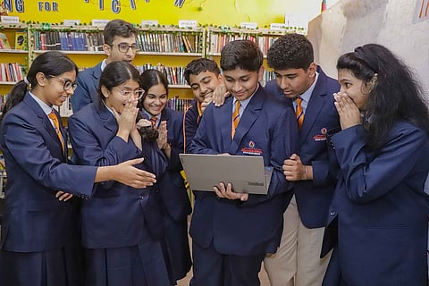 100% نسبة النجاح بالمدارس الهندية للصفين العاشر والثاني عشر