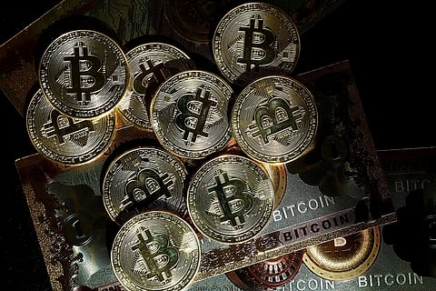 دبي تفتح أبواب الدفع بالعملات المشفرة للرسوم الحكومية