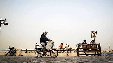 طقس صحو غائم جزئياً بالإمارات اليوم