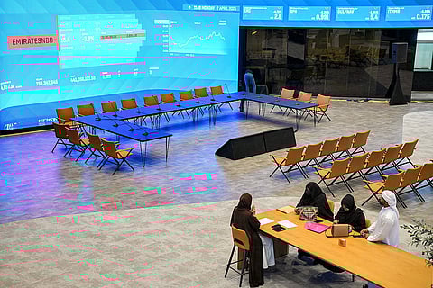 أسواق الأسهم الإماراتية تواصل مكاسبها في مايو