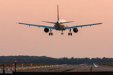 الخطوط الجوية الباكستانية تنقل مسافراً إلى السعودية دون جواز سفر