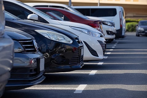 دبي:اشتراك شهري في مواقف السيارات للطلاب والمعلمين