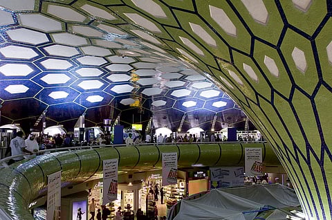 استقبل مطار زايد الدولي وحده 15.5 مليون مسافر خلال الفترة من يناير إلى يونيو.