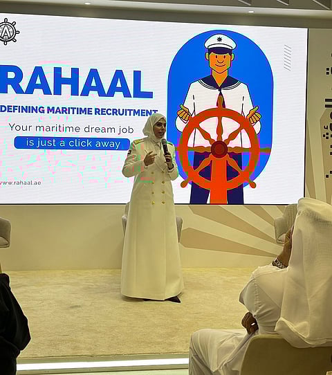 "قبطانة إماراتية تطلق منصة تعزز التكافؤ الوظيفي في قطاع الملاحة للجميع