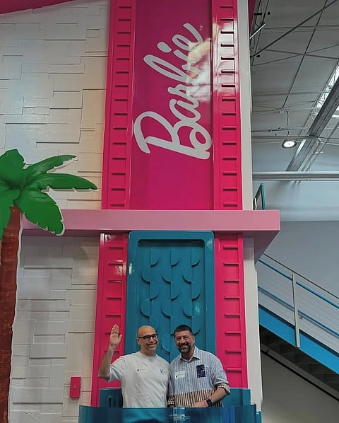 مصرع مصممي "باربي" في حادث تصادم بإيطاليا