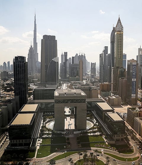 اكتسبت منظومة الذكاء الاصطناعي في  الإمارات قوة بهدوء من خلال الاستثمارات الاستراتيجية طويلة الأجل، وصنع السياسات الرؤيوية، والشراكات العالمية.