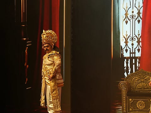 نجم بوليوود "أشوتوش رانا" يحيي "أوبرا دبي": "رافان" قادم في ملحمة "هومار رام"