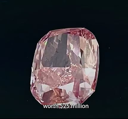 شرطة دبي تحبط سرقة ألماسة نادرة بـ 91.8 مليون درهم