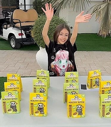 مشروع يدعم أطفال الإمارات للجمع بين بيع "الكوكيز" والعمل الخيري وريادة الأعمال