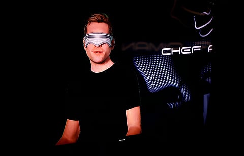 "مطعم المستقبل في دبي: شيف ذكي يستقبل الذواقة في قلب المدينة