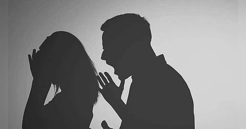 الإمارات: حقوق الزوجة إذا هجرها زوجها وأبنائها