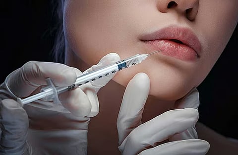 الإمارات: حكم قضائي جديد يحمي من أخطاء جراحات التجميل