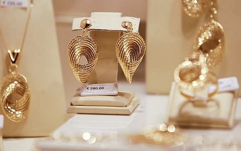 الذهب يتوهّج في دبي: الأسعار تقفز إلى مستويات تاريخية وغير مسبوقة